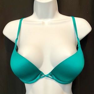 Victoria’s Secret Bombshell Bra (34A)